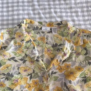 Jaclyn Smith Women’s Button Up Floral Blouse